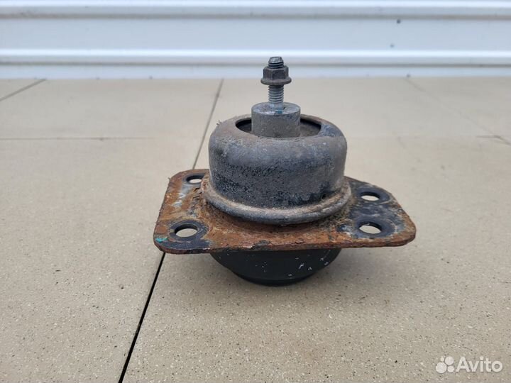 Подушка двигателя правая Chevrolet Лачетти