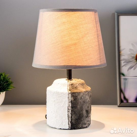 Настольная лампа 'Киана' Е14 40Вт серо-белый 20х20