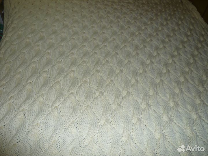 Плед вязаный ручной работы