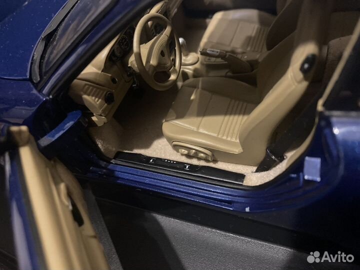 Porsche 911 (996) AutoArt 1/18