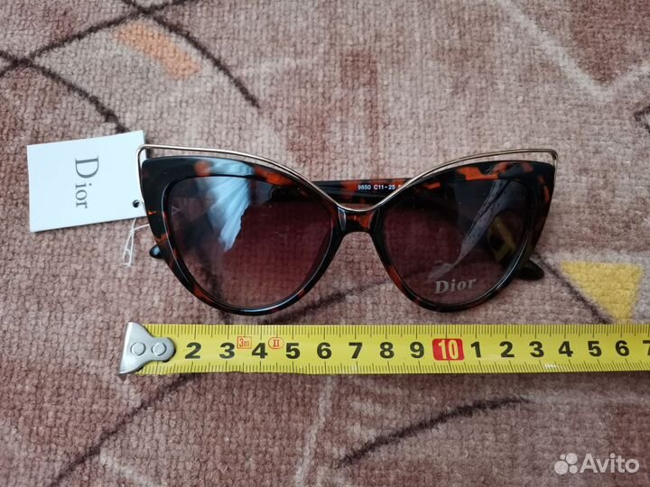 Очки солнцезащитные