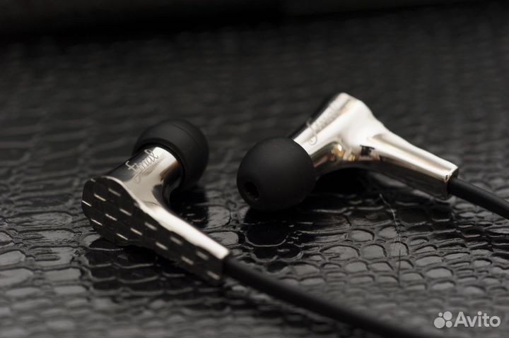 Hi-end наушники Final Audio Lab 1