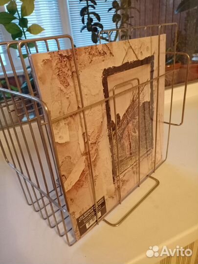 Стойка - подставка для виниловых пластинок