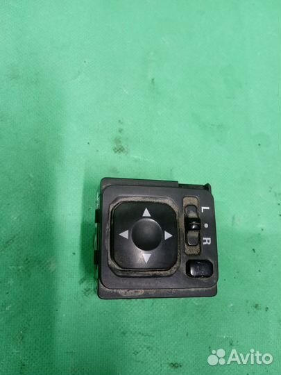 Mitsubishi Outlander Кнопка регулировки зеркал