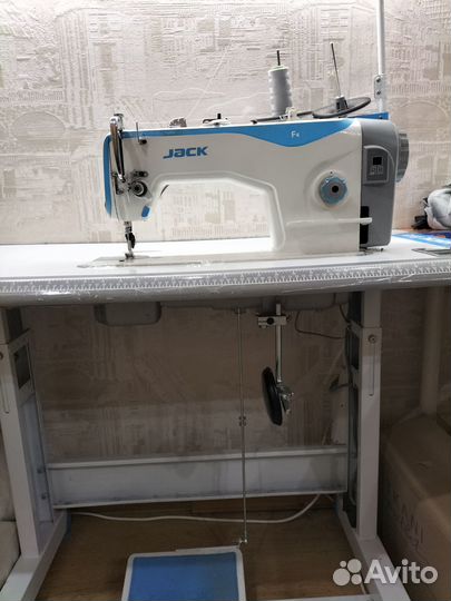 Швейная машина Jack f4