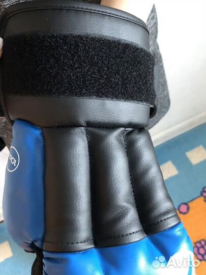 Перчатки для единоборств