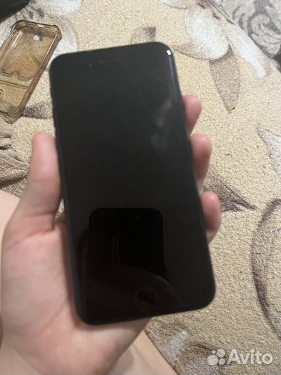 iPhone SE, 64 ГБ