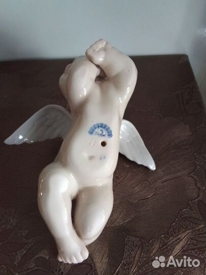 Ангел фарфоровый