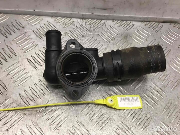 Фланец (тройник) системы охлаждения Citroen C5 4hx