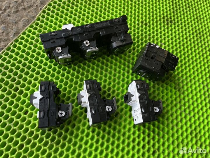 Блок кнопка стеклоподъемника для Kia RIO 4 2017-н