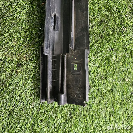 Кронштейн радиатора правый BMW 116i F20