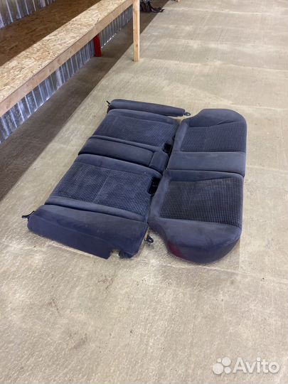 Заднее сиденье toyota carina E