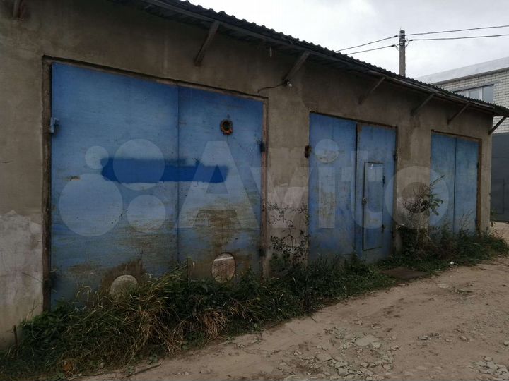 Гараж, > 30 м²