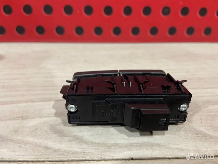 Кнопка центрального замка Mercedes-Benz Gle W166