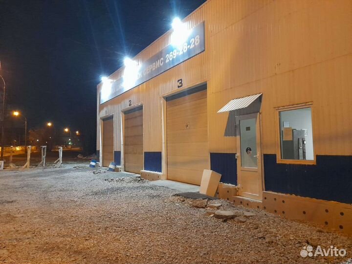 Автомойщик и шиномонтажник