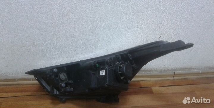 Фара правая Hyundai Creta oem 92102m0000 (трещина стекла)