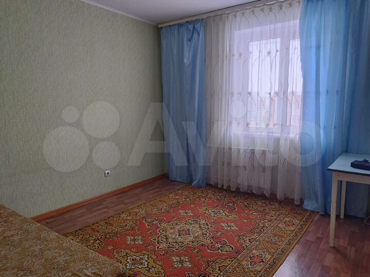 2-к. квартира, 57 м², 13/17 эт.
