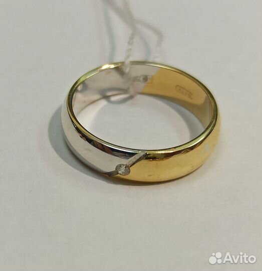 Золотое обручальное кольцо с бриллиантом 750 пробы
