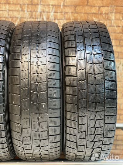 Dunlop Winter Maxx WM01 215/65 R16