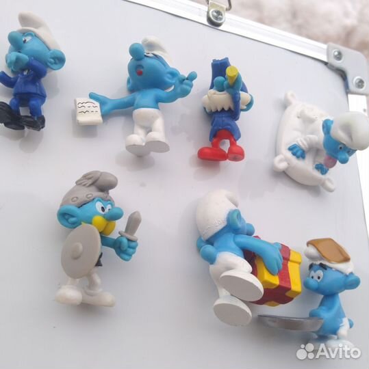 Фигурки из Киндер Смурфики
