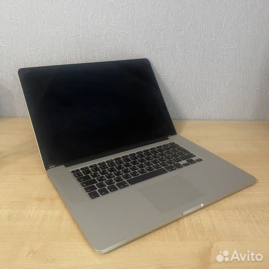Apple MacBook Pro 15 mid 2015/i7/16gb/256