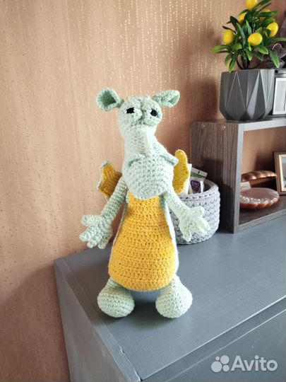 Дракон (символ следующего года) ручная вязка