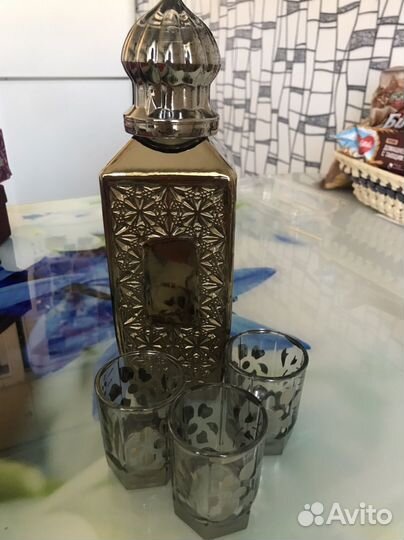 Графин с рюмками