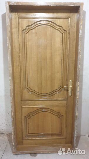 Дверь входная деревянная с коробкой