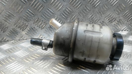 Бачок гу nissan navara D40 (97L35NO01)