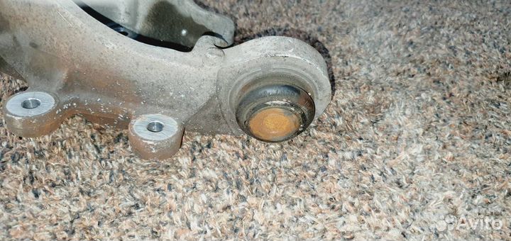 Кулак задний левый BMW E39