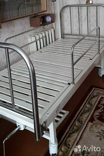Медицинская кровать