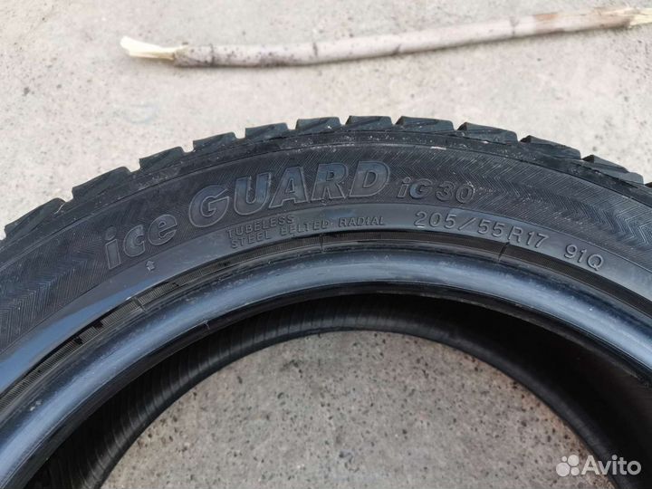 Bridgestone Blizzak VRX 205/55 R17