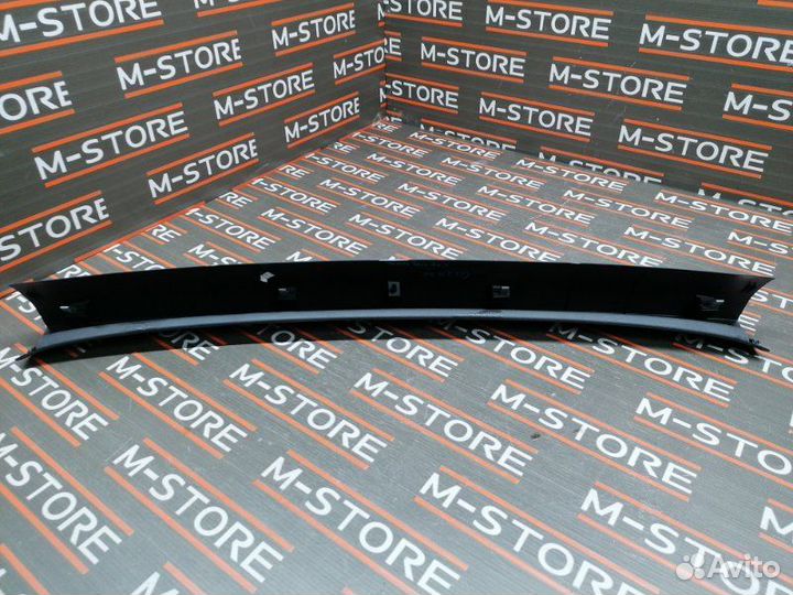 Обшивка двери багажника Volkswagen Touareg 7L BHK