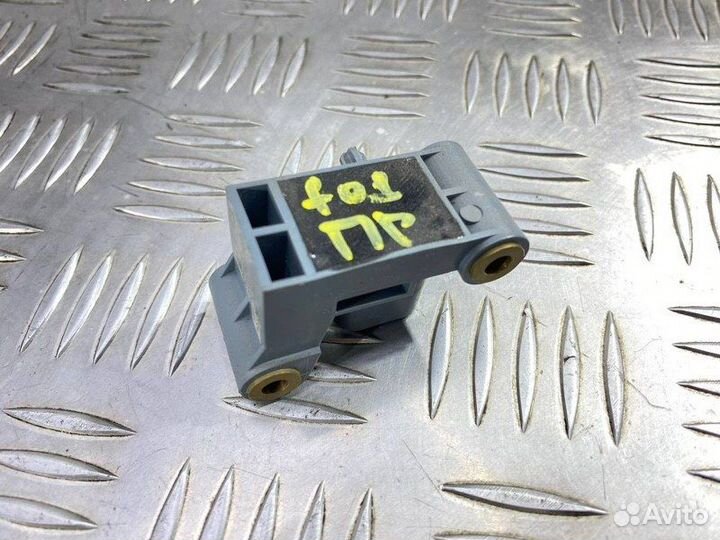 Датчик удара Bmw 7 F01 N63B44 2009