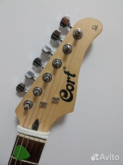 Электрогитара cort с чехлом и кабелем