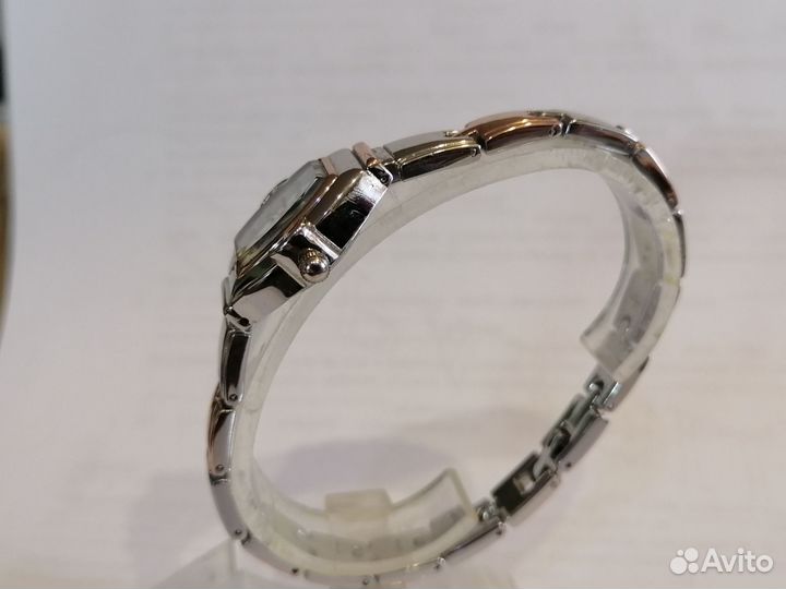 Часы наручные женские новые