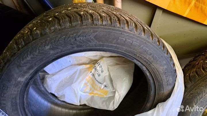 Nokian Tyres Hakkapeliitta 8 2.25/5 R17