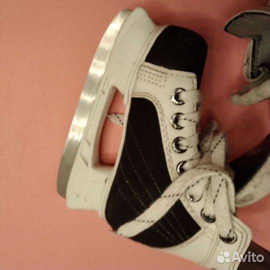 Коньки хоккейные детские 25 размер