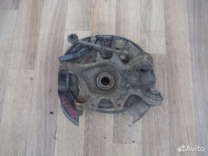 Кулак задний правый BMW 3 E90 2007