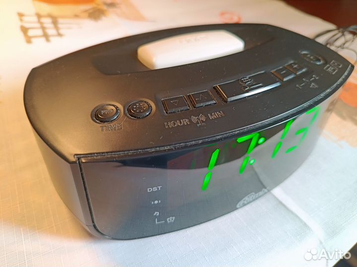 Часы с радио