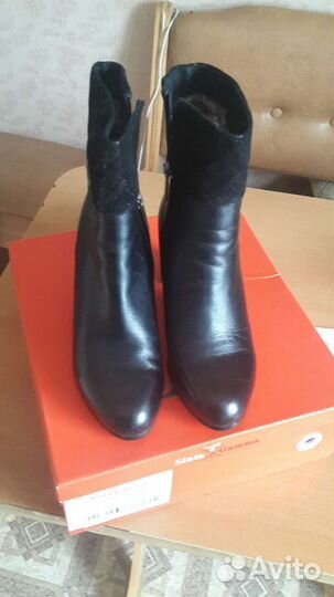 Сапожки женские