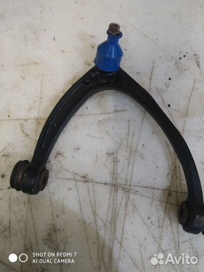 Рычаги передние верх Cadillac Escalade Tahoe 3