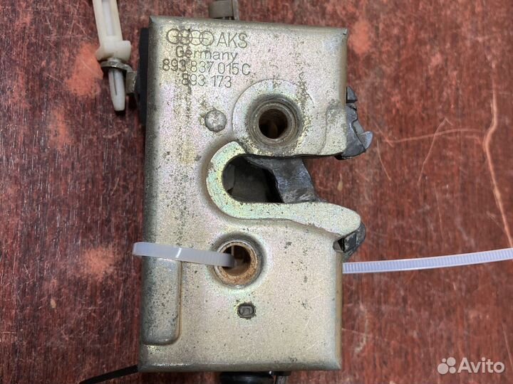 Замок передней левой двери ауди 80 б4