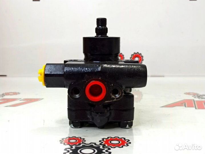 Насос гидроусилителя Nissan TD42 4911011J00