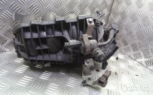 Впускной коллектор бензиновый citroen C3 picasso