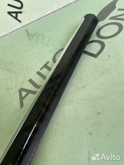 Накладка двери задняя правая Audi Q7 4L 3.0L BUG