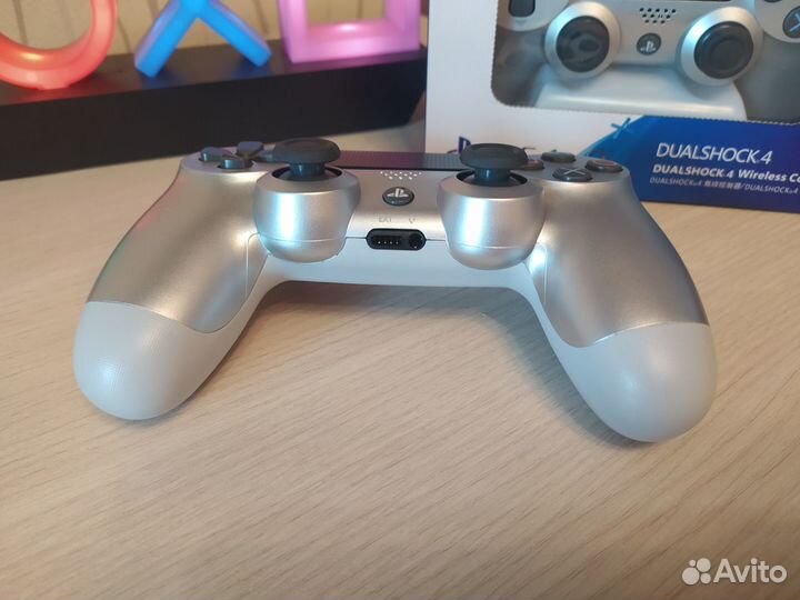 Джойстик PS4 серебро(новый)