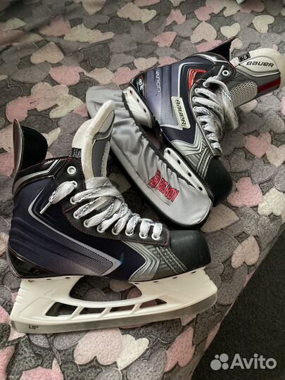 Продам коньки bauer