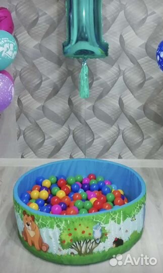 Сухой бассейн с шариками