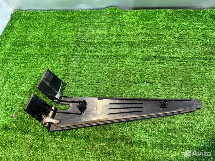 Крышка петли багажника правая Honda Cr-V RW2 L15B